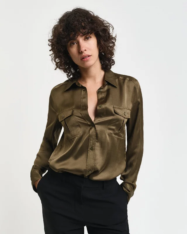 Women’s mock turtleneck tops for layered style -Gant Women Green Solid Spread Collar Full Sleeves Shirt